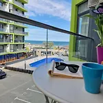 Blue Lagoon Pool & Mamaia Nord