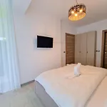 Blue Lagoon Pool & Mamaia Nord 公寓 那沃达利