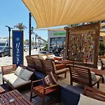 Blue Lagoon Pool & Mamaia Nord 3* 那沃达利