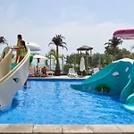 Blue Lagoon Pool & Mamaia Nord 公寓 3*