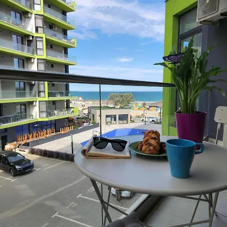 Apartment Blue Lagoon Pool & Mamaia Nord
