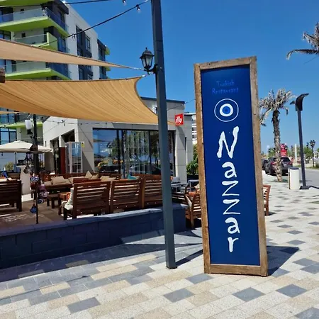 Blue Lagoon Pool & Mamaia Nord Apartment