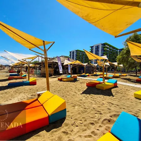 Blue Lagoon Pool & Mamaia Nord Apartment Navodari