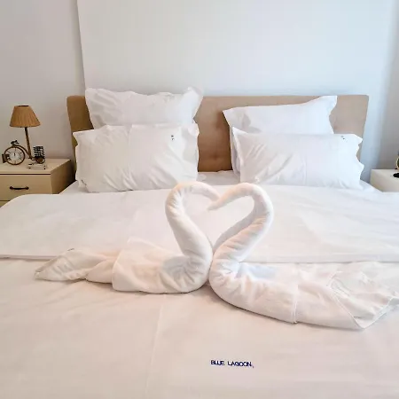 Blue Lagoon Pool & Mamaia Nord Apartment Navodari
