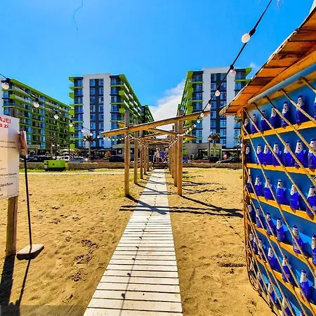 Blue Lagoon Pool & Mamaia Nord Apartment