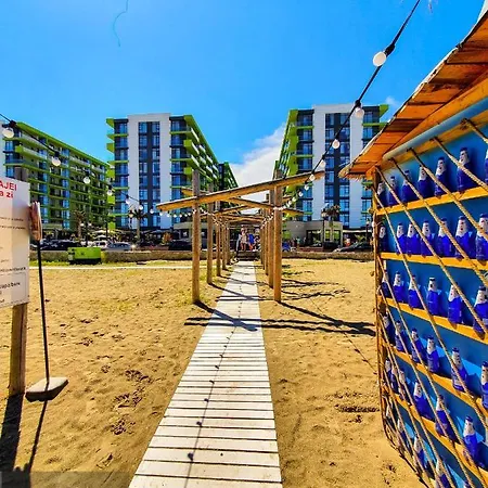 Blue Lagoon Pool & Mamaia Nord Apartment